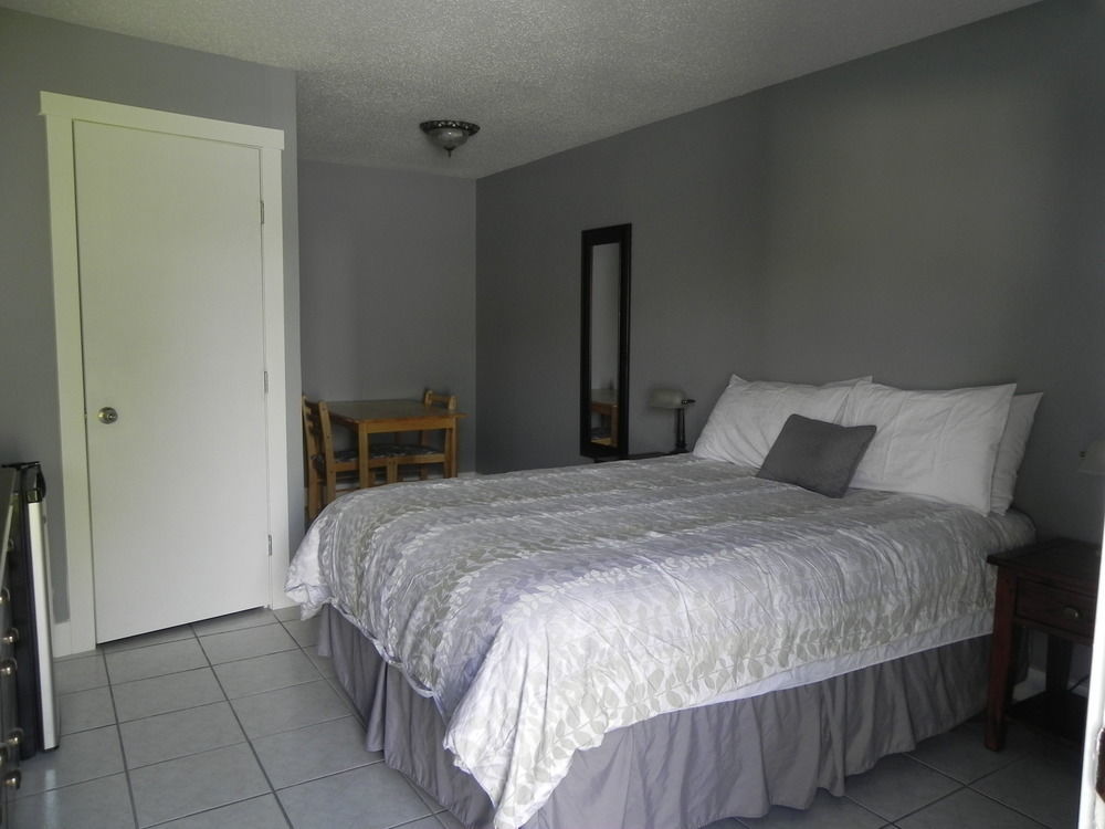 Naramata Courtyard Suites Exterior foto