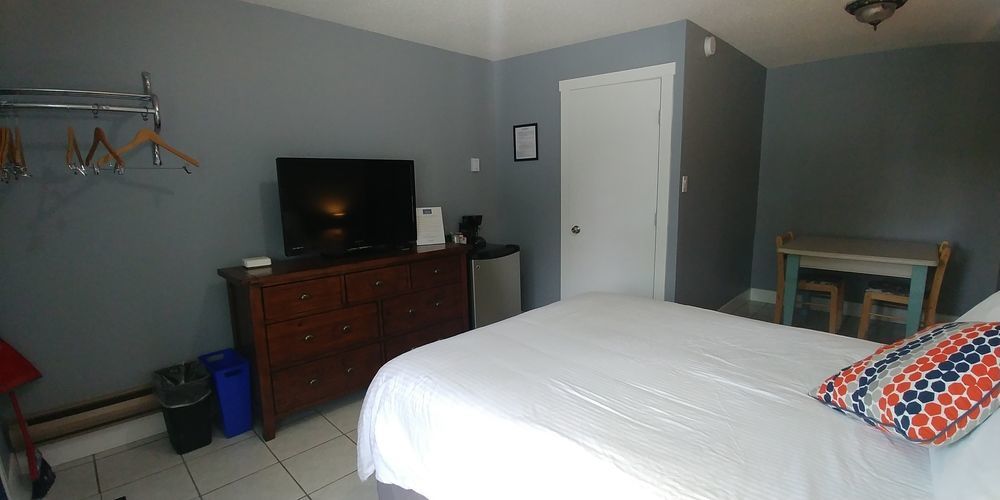 Naramata Courtyard Suites Exterior foto