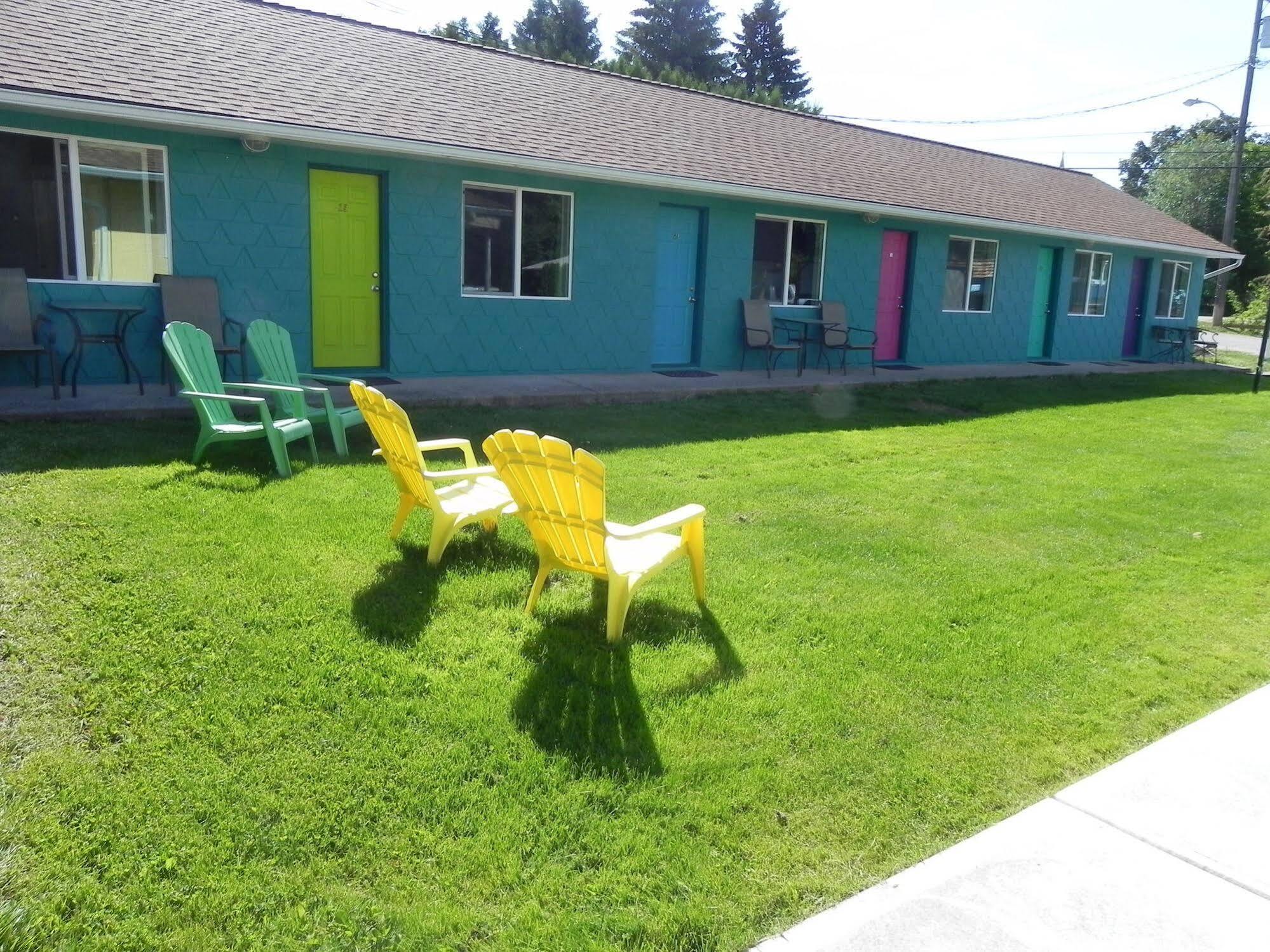 Naramata Courtyard Suites Exterior foto